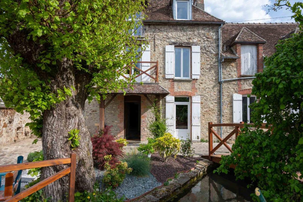 LE MOULIN DE CUTESSON Ô delà du M Bed and Breakfast Villenauxe Esterno foto